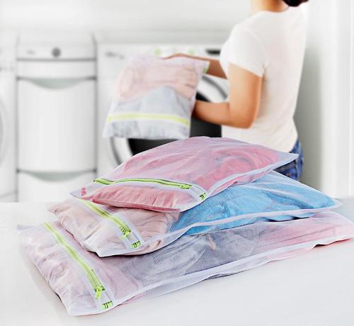 洗衣袋粗網(wǎng)和細(xì)網(wǎng)的區(qū)別 洗衣袋洗衣服會(huì)變形嗎 洗衣袋粗網(wǎng)和細(xì)網(wǎng)的區(qū)別 洗衣袋洗衣服會(huì)變形嗎