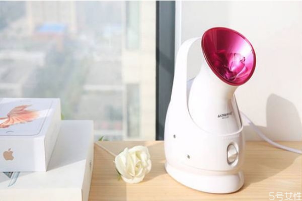 蒸臉器里面放什么保濕效果好 蒸臉器冷噴的使用時間 蒸臉器里面放什么保濕效果好 蒸臉器冷噴的使用時間