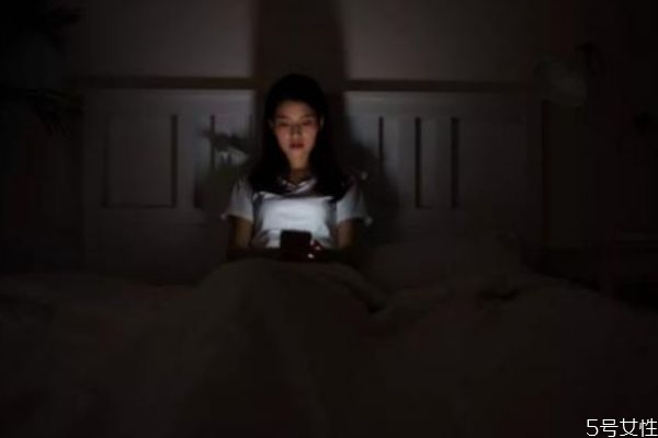 熬夜會造成癌癥嗎 熬夜的危害 熬夜會造成癌癥嗎 熬夜的危害