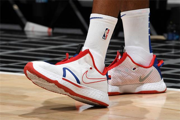 nike pg4和freak1哪個好 pg4和字母哥一代對比測評 nike pg4和freak1哪個好 pg4和字母哥一代對比測評