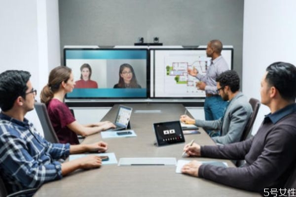 釘釘崩潰了嗎 釘釘崩潰學生們是什么反應 釘釘崩潰了嗎 釘釘崩潰學生們是什么反應