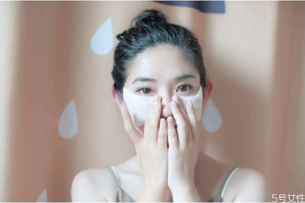 化妝水濕敷一般幾分鐘 濕敷的幾大好處 化妝水濕敷一般幾分鐘 濕敷的幾大好處