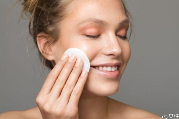 化妝水濕敷一般幾分鐘 濕敷的幾大好處 化妝水濕敷一般幾分鐘 濕敷的幾大好處