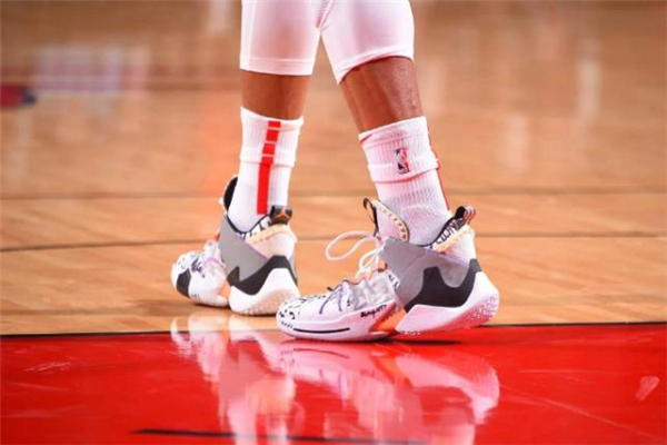 威少3和aj34哪個(gè)好 威少3和aj34對(duì)比測(cè)評(píng) 威少3和aj34哪個(gè)好 威少3和aj34對(duì)比測(cè)評(píng)