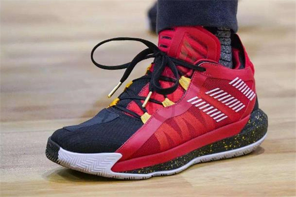 阿迪達(dá)斯利拉德6和哈登4哪個好 利拉德6和哈登4對比測評 阿迪達(dá)斯利拉德6和哈登4哪個好 利拉德6和哈登4對比測評