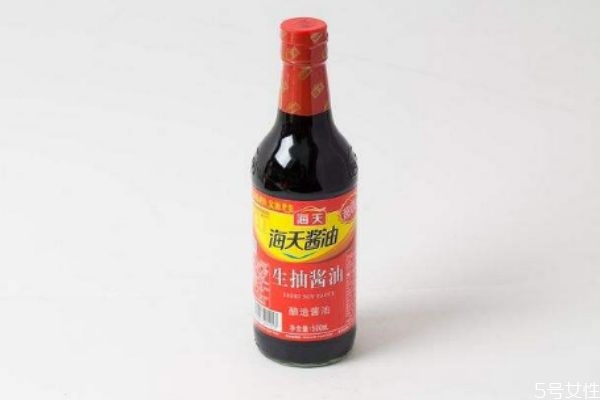 生抽和老抽有什么區(qū)別 生抽和老抽那個更好 生抽和老抽有什么區(qū)別 生抽和老抽那個更好