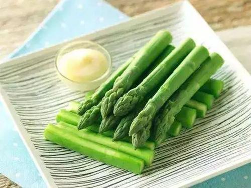 蘆筍頭上的花能吃嗎 蘆筍焯水要焯多久 蘆筍頭上的花能吃嗎 蘆筍焯水要焯多久