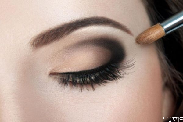 深眼窩怎么畫眼影 不同眼型怎么畫眼影 深眼窩怎么畫眼影 不同眼型怎么畫眼影