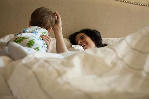 小夫妻生了孩子誰(shuí)帶適合 帶小孩的技巧 小夫妻生了孩子誰(shuí)帶適合 帶小孩的技巧