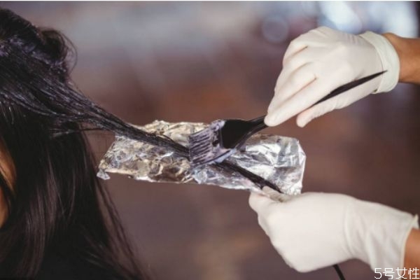 染發(fā)不漂發(fā)可以嗎 染發(fā)前的幾點建議 染發(fā)不漂發(fā)可以嗎 染發(fā)前的幾點建議