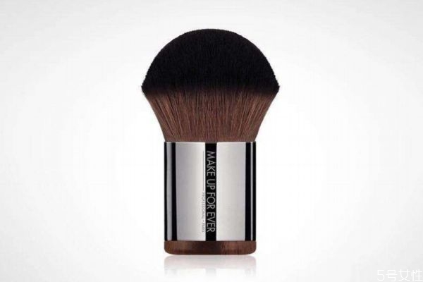 使用散粉用刷子的好處 散粉刷的使用方法 使用散粉用刷子的好處 散粉刷的使用方法