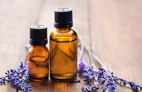 薰衣草精油的功效 薰衣草精油的使用方法 薰衣草精油的功效 薰衣草精油的使用方法