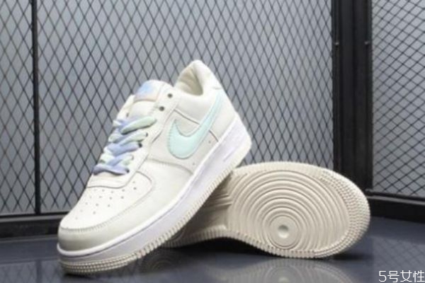 四色鴛鴦aj鞋帶系法 四色鴛鴦鞋帶怎么系 四色鴛鴦aj鞋帶系法 四色鴛鴦鞋帶怎么系