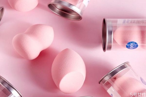 斜切面的美妝蛋用哪頭化妝 平時(shí)怎么放置美妝蛋 斜切面的美妝蛋用哪頭化妝 平時(shí)怎么放置美妝蛋