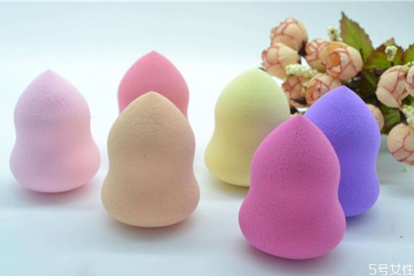 美妝蛋怎么涂bb霜 美妝蛋上bb霜的使用方法 美妝蛋怎么涂bb霜 美妝蛋上bb霜的使用方法