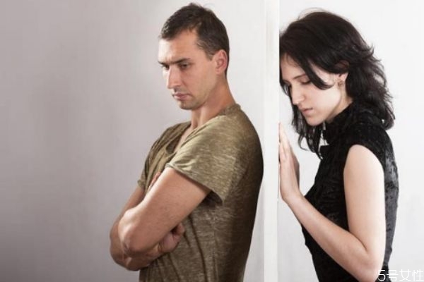 夫妻老吵架怎么辦 夫妻吵架是否應(yīng)該避開孩子 夫妻老吵架怎么辦 夫妻吵架是否應(yīng)該避開孩子