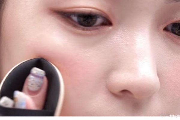 腮紅刷要怎么清潔 腮紅刷的使用方法 腮紅刷要怎么清潔 腮紅刷的使用方法