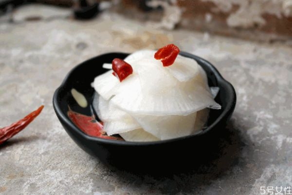 白蘿卜怎么做好吃 白蘿卜的簡(jiǎn)單做法 白蘿卜怎么做好吃 白蘿卜的簡(jiǎn)單做法