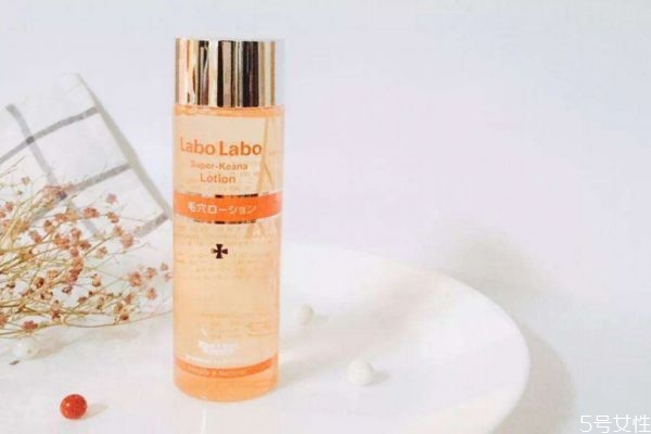 毛孔粗大用什么化妝水 什么化妝水收縮毛孔好 毛孔粗大用什么化妝水 什么化妝水收縮毛孔好