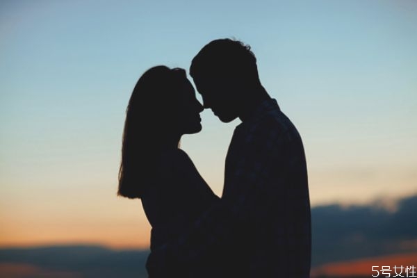 老公心情不好怎么安慰 老公心情不好安慰方法 老公心情不好怎么安慰 老公心情不好安慰方法