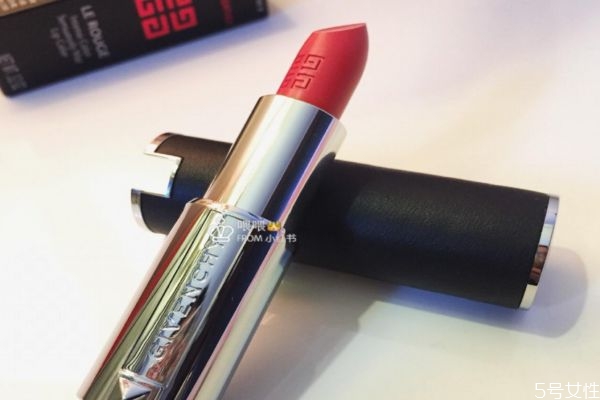 紀(jì)梵希小羊皮多少克 紀(jì)梵?？诩t正裝多少g