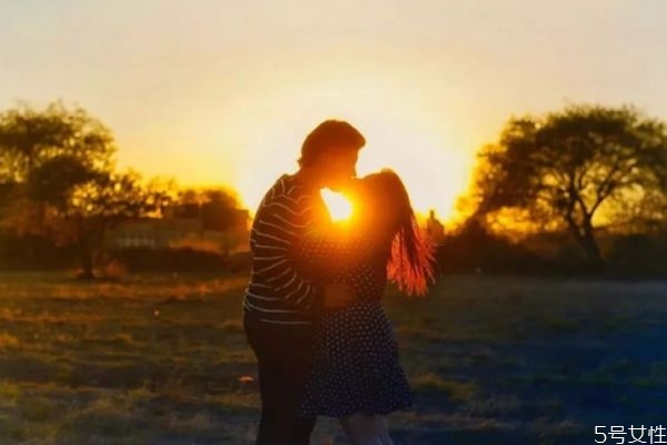 老公生氣了說什么哄他 老公生氣了哄他的話 老公生氣了說什么哄他 老公生氣了哄他的話