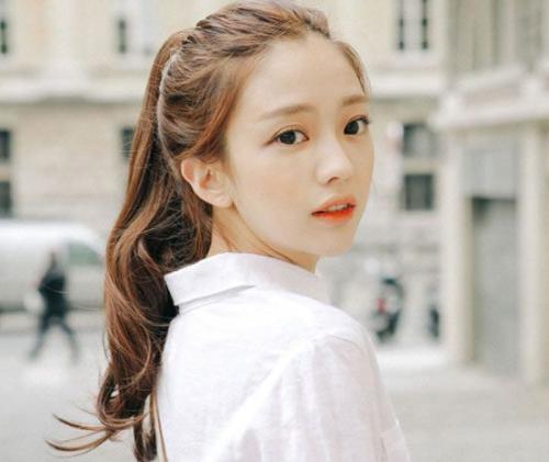 馬尾辮怎樣扎出空氣感 臉大女生適合的五種馬尾辨 馬尾辮怎樣扎出空氣感 臉大女生適合的五種馬尾辨