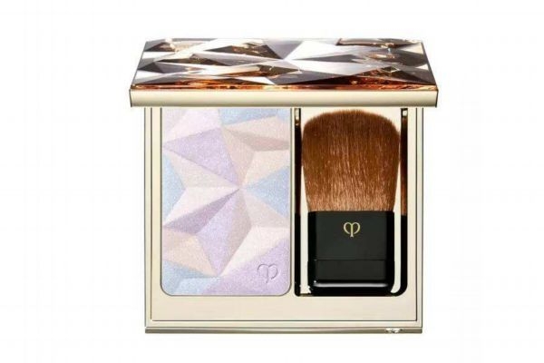 修容高光在化妝哪一步 高光棒使用注意事項(xiàng) 修容高光在化妝哪一步 高光棒使用注意事項(xiàng)