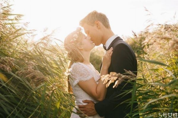 女性如何學(xué)會撒嬌 正確的撒嬌方式有什么 女性如何學(xué)會撒嬌 正確的撒嬌方式有什么