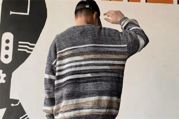條紋毛衣什么顏色好看 條紋毛衣流行什么顏色 條紋毛衣什么顏色好看 條紋毛衣流行什么顏色