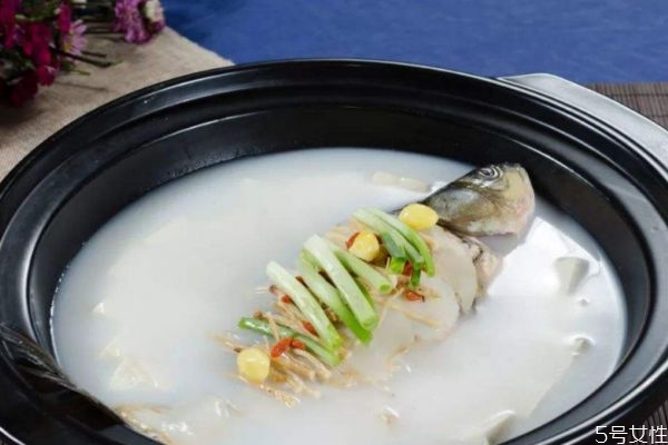 孕婦吃鯽魚有什么好處 孕婦吃鯽魚應(yīng)該怎么做 孕婦吃鯽魚有什么好處 孕婦吃鯽魚應(yīng)該怎么做