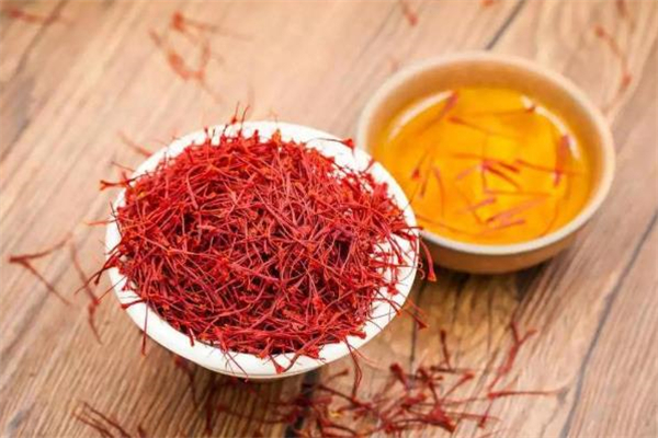 西紅花多少錢一克 西紅花和藏紅花的區(qū)別 西紅花多少錢一克 西紅花和藏紅花的區(qū)別