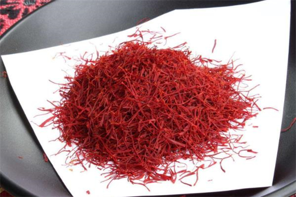 西紅花多少錢一克 西紅花和藏紅花的區(qū)別 西紅花多少錢一克 西紅花和藏紅花的區(qū)別