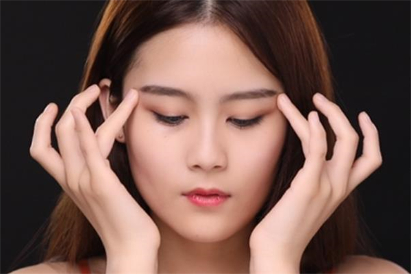 馬應(yīng)龍眼霜多少錢一盒 馬應(yīng)龍眼霜效果怎么樣 馬應(yīng)龍眼霜多少錢一盒 馬應(yīng)龍眼霜效果怎么樣