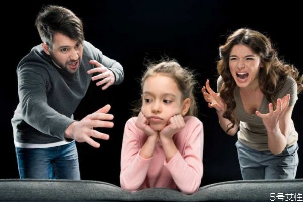 丈夫出軌對(duì)孩子有影響嗎 夫妻不和對(duì)孩子的傷害 丈夫出軌對(duì)孩子有影響嗎 夫妻不和對(duì)孩子的傷害