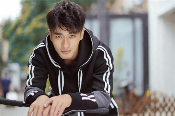 定位燙一般什么價位 理發(fā)店定位燙多少錢 定位燙一般什么價位 理發(fā)店定位燙多少錢