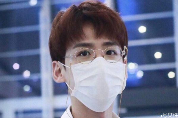 戴口罩需要涂防曬霜嗎 涂防曬霜會蹭到口罩上嗎 戴口罩需要涂防曬霜嗎 涂防曬霜會蹭到口罩上嗎