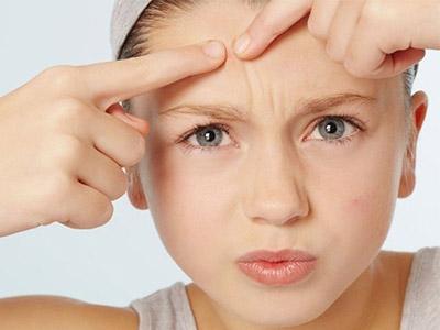 排卵期為什么會(huì)長(zhǎng)痘痘呢 排卵期要怎么調(diào)理呢 排卵期為什么會(huì)長(zhǎng)痘痘呢 排卵期要怎么調(diào)理呢