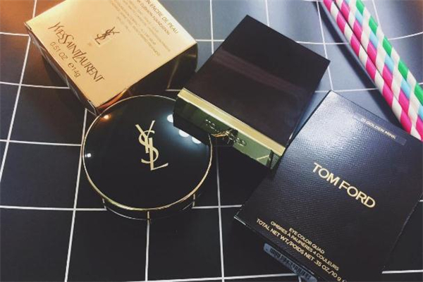 ysl墨水氣墊和羽毛氣墊有什么區(qū)別 ysl墨水氣墊怎么樣 ysl墨水氣墊和羽毛氣墊有什么區(qū)別 ysl墨水氣墊怎么樣