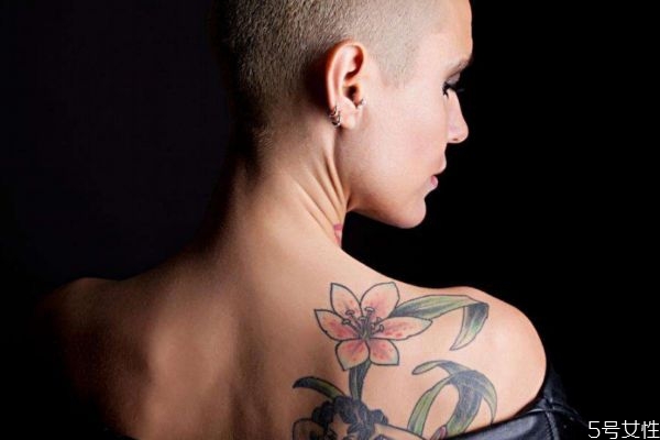 紋身掉皮期間怎樣保養(yǎng) 紋身前后有什么注意 紋身掉皮期間怎樣保養(yǎng) 紋身前后有什么注意