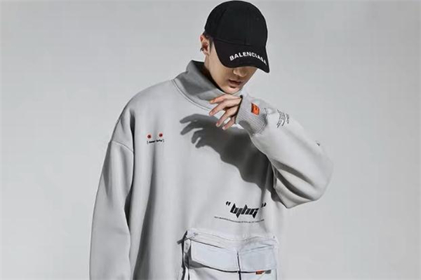 高領(lǐng)衛(wèi)衣什么顏色好看 高領(lǐng)衛(wèi)衣流行什么顏色 高領(lǐng)衛(wèi)衣什么顏色好看 高領(lǐng)衛(wèi)衣流行什么顏色