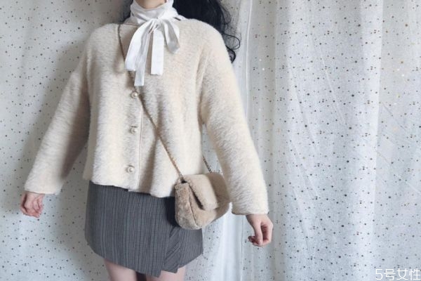 貂絨毛衣起球嗎 水貂絨怎么打理和保持 貂絨毛衣起球嗎 水貂絨怎么打理和保持