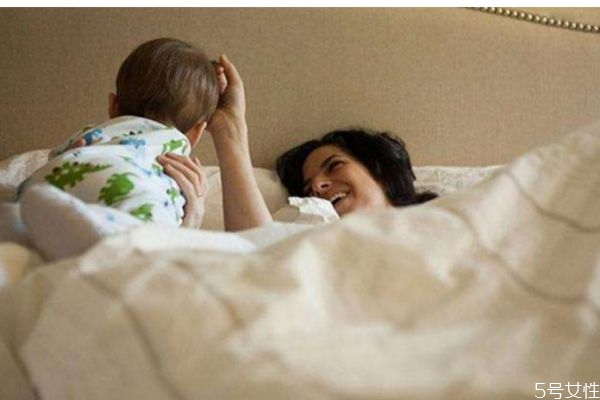 夫妻應(yīng)該怎么教育孩子 夫妻教育孩子的辦法有什么 夫妻應(yīng)該怎么教育孩子 夫妻教育孩子的辦法有什么