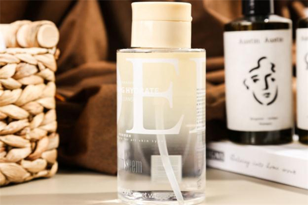 極地之悅卸妝水怎么樣 極地之悅卸妝水成分 極地之悅卸妝水怎么樣 極地之悅卸妝水成分