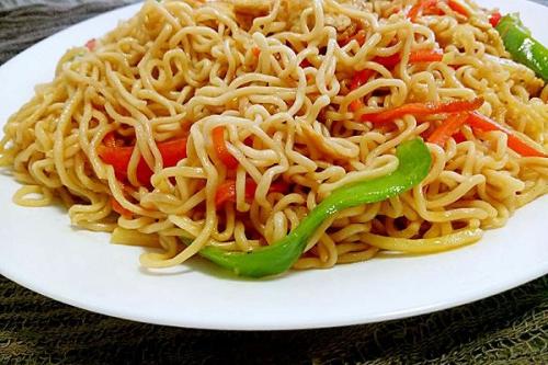 炒方便面放哪些配料好吃 炒方便面的家常做法 炒方便面放哪些配料好吃 炒方便面的家常做法
