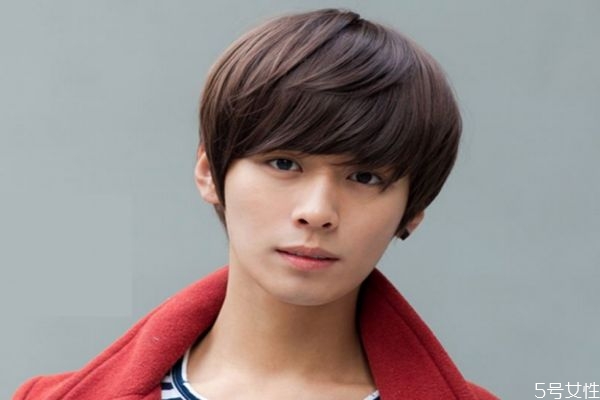 假發(fā)里面的扣子怎么扣 假發(fā)怎么戴才自然 假發(fā)里面的扣子怎么扣 假發(fā)怎么戴才自然