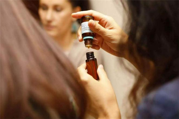 精油按摩減肥靠譜嗎 精油按摩減肥對身體有傷害嗎 精油按摩減肥靠譜嗎 精油按摩減肥對身體有傷害嗎