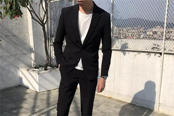休閑西裝什么顏色好看 男士休閑西裝什么顏色比較好 休閑西裝什么顏色好看 男士休閑西裝什么顏色比較好