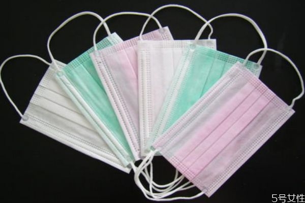 為什么醫(yī)用口罩是藍(lán)色 口罩粉色和藍(lán)色的區(qū)別 為什么醫(yī)用口罩是藍(lán)色 口罩粉色和藍(lán)色的區(qū)別