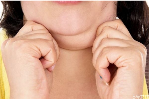 為什么會(huì)有雙下巴 造成雙下巴的原因有什么 為什么會(huì)有雙下巴 造成雙下巴的原因有什么